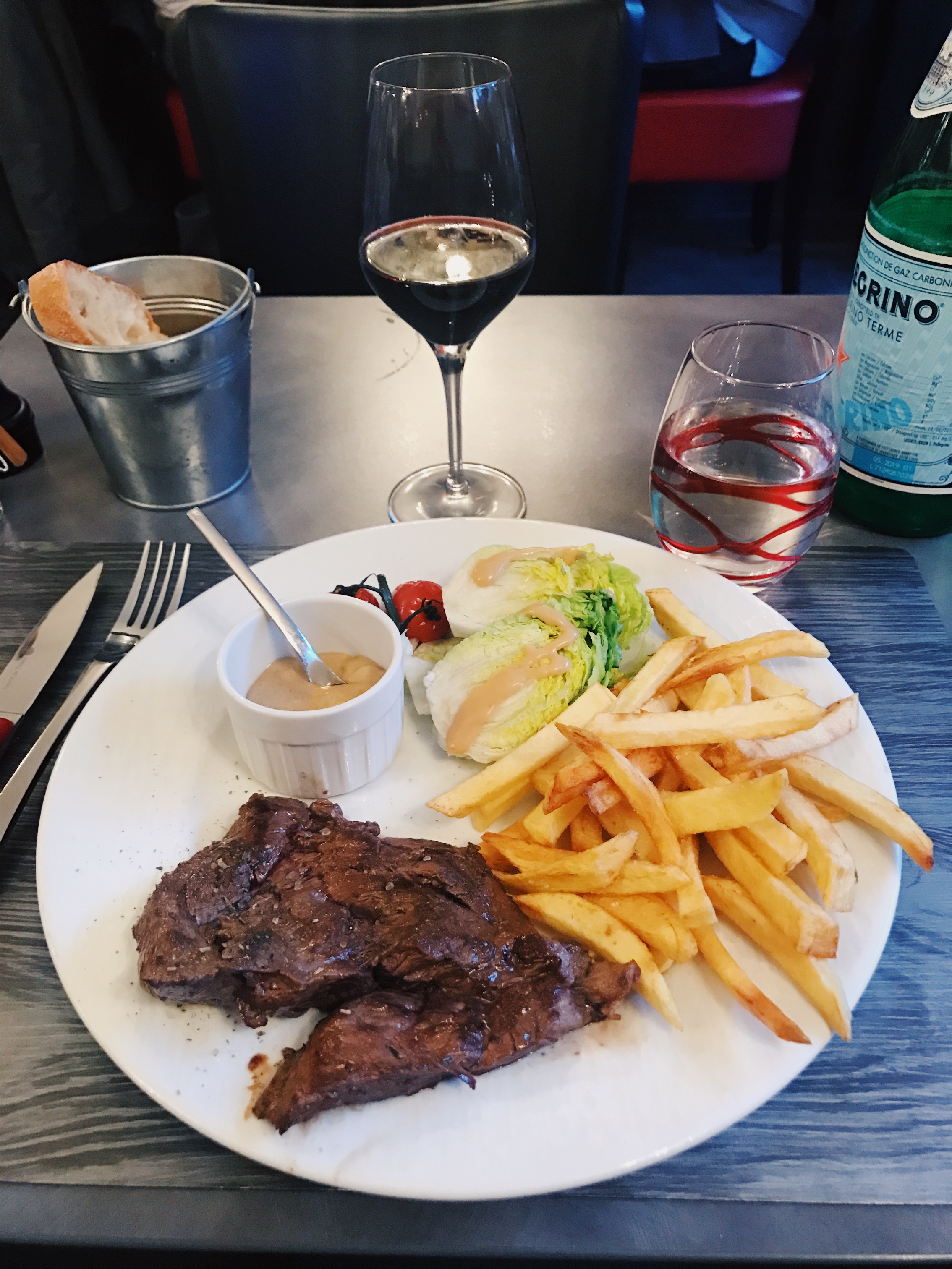Steak, Versailles, France