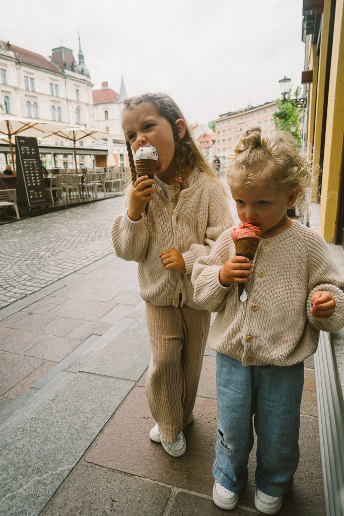 two kids eating ice cream