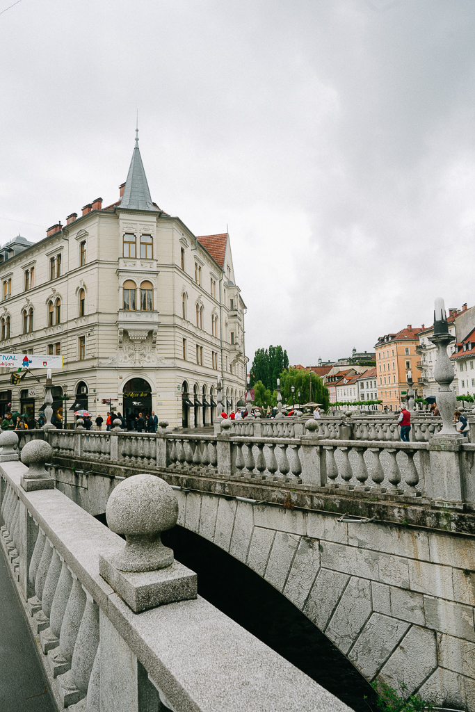 include walking at the old town in your Ljubjana itinerary 