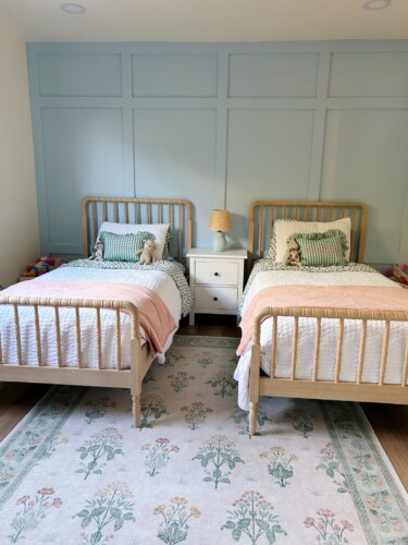 two twin beds with white quince bedding 