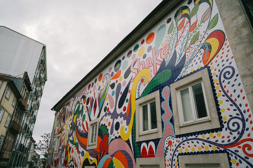 self guided walking tour of porto. porto wall mural. 2 days in porto