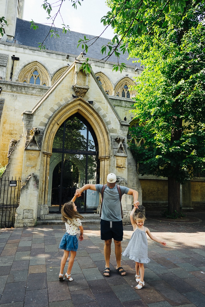 tyler nuss and his daughters dancing in notting hill london