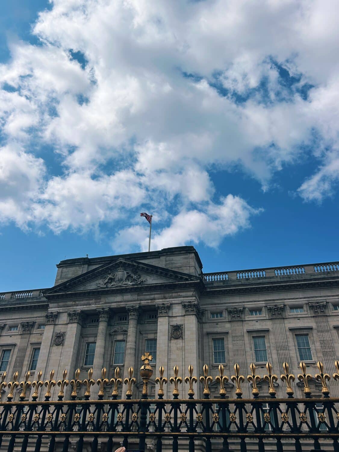 buckingham palace in london england. walking tour of london
