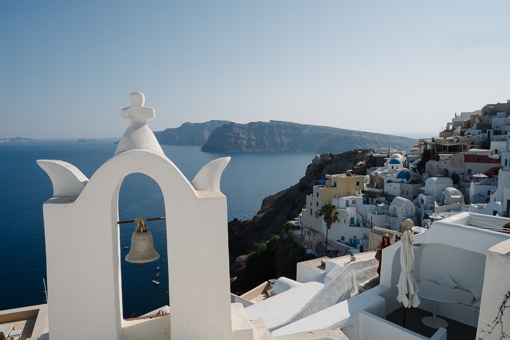 how to spend 1 day in santorini. view from the blue domed church in oia santorini 