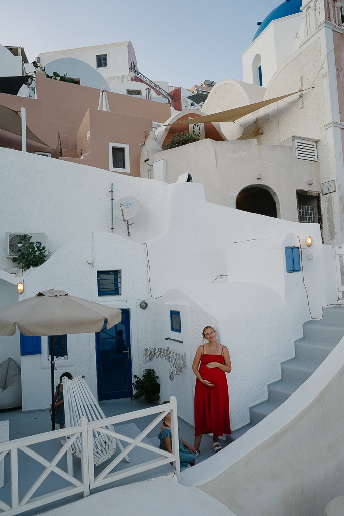 ruth nuss in oia santorini. how to spend 1 day in santorini